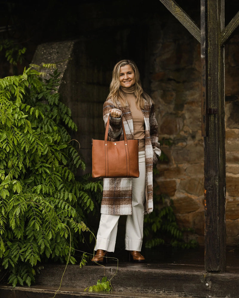 LOUENHIDE - Nevada Tote Bag - Tan Ezra