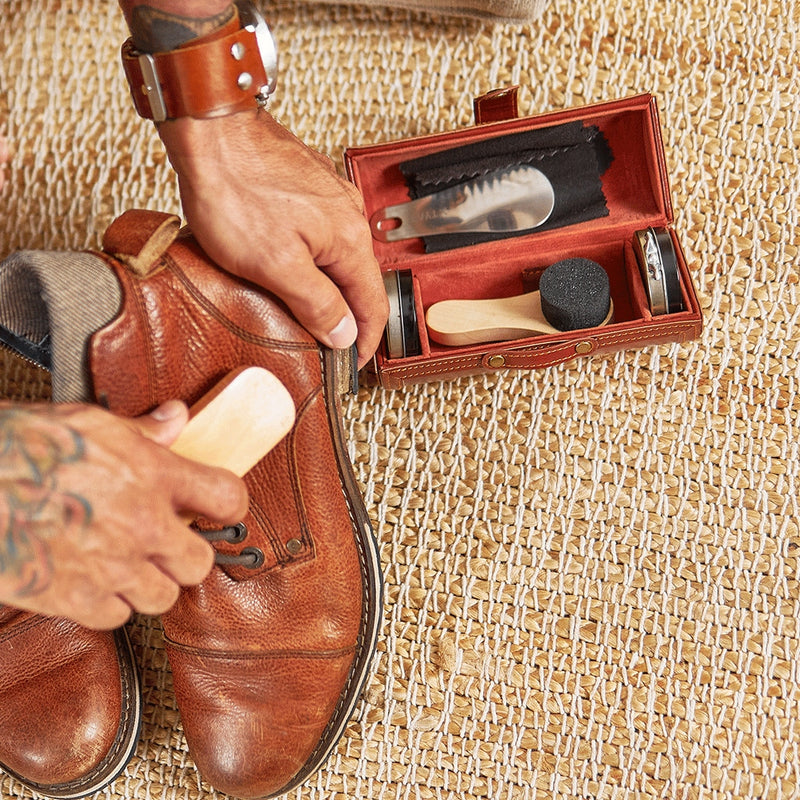 Annabel Trends - Gentlemans Shoe Shine Kit